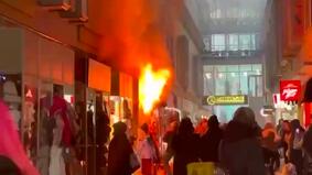 В центре Москвы горит ТЦ «Елоховский пассаж»