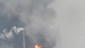 Крупный пожар на нефтеперерабатывающем заводе в России