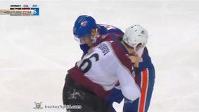 Российский «гигант» устроил схватку с американцем в матче НХЛ