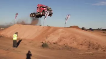 Semi Truck Jump, Prime mover