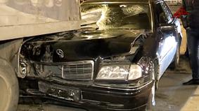 Hüseyn Cavid prospektində “Mercedes” yük maşınına çırpıldı