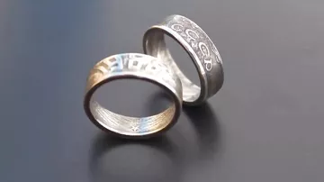 Двухстороннее кольцо из монеты сверлом