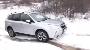 Chevrolet Niva vs Subaru Forester - Snow offroad!