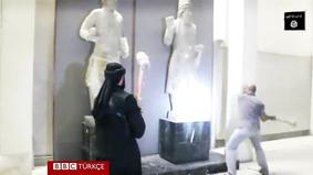 IŞİD militanları Musul Müzesi'nde heykelleri parçaladı
