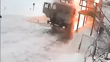 Бензовоз взорвался / In Russia exploded truck