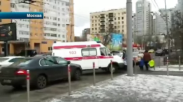 В Москве школьница выпала из окна третьего этажа школы