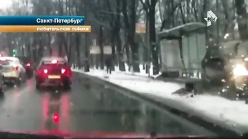 Обнародованы кадры страшной аварии в Петербурге, где лихач протаранил остановку