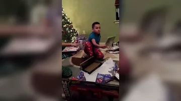 Невероятная реакция на рождественские подарки