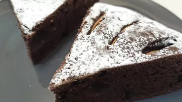 Şokoladlı, armudlu brovni dadında keks resepti