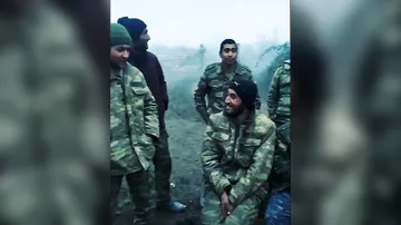 Азербайджанские солдаты на освобождённых территориях исполняют мугам (2)
