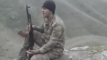 Азербайджанские солдаты на освобождённых территориях исполняют мугам (3)