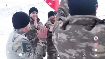 Азербайджанские солдаты на освобождённых территориях исполняют мугам (6)