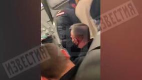 Пьяный пассажир бизнес-класса устроил дебош в самолете из Сочи
