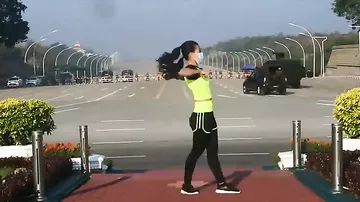 Myanmadakı dövlət çevrilişinin ilk anı görüntüyə alınıb