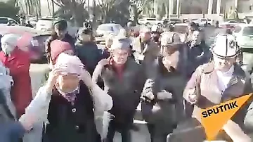 Qırğızıstan parlamentinin qarşısında aksiya