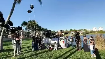 Floridada Xocalı faciəsi qurbanlarının xatirəsinə havaya şarlar buraxılıb (VİDEO)