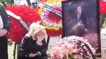 Sənət dostları Baloğlan Əşrəfovun məzarını ziyarət etdilər