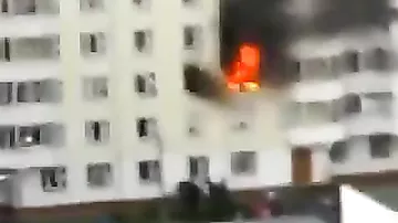 Обычный прохожий спас ребенка из горящей квартиры