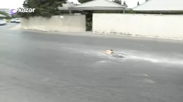 Kanalizasiya quyusunun qapağının açıq qalması sürücüləri çətin vəziyyətə salıb