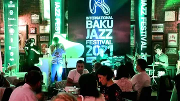 Яркое звучание, драйв и энергия – музыканты из Турции и Люксембурга исполняют джаз в Баку