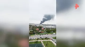 Крупный пожар на складе на юго-западе Москвы сняли на видео