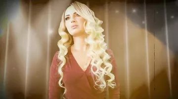 Софи Файро удостоена гран-при Miss World Azerbaijan Beauty на Неделе моды Вячеслава Зайцева. Представлен клип "Родной Баку" (3)