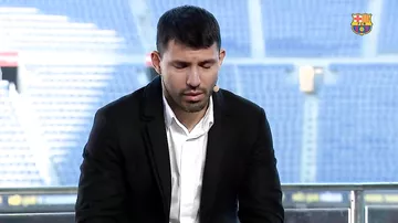Göz yaşları içində futbol karyerasını başa vurdu