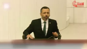 Türkiyə parlamentində portağallı etiraz