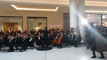В торговом центре Gənclik Mall представлено шоу в честь Дня национального театра