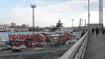 Гигантская яхта миллиардера прибыла во Владивосток