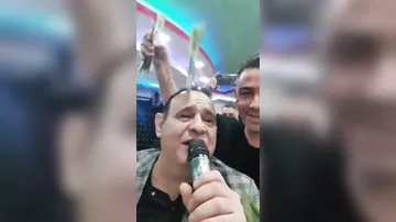 İranda Tacirin başından pul səpdilər