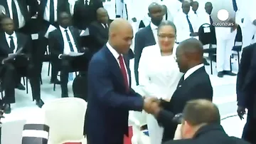 Гаити: президент ушел, оставив должность вакантной