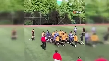 Futbol meydançasında dava