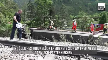 Три человека погибли после схода поезда с рельс в Баварии  2