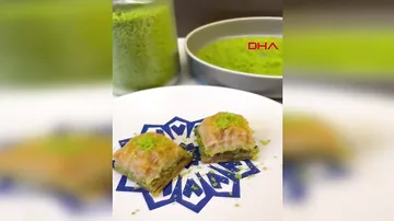 Türk paxlavası alarkən diqqətli olun! - Görün fıstığı nə ilə əvəz edirlər...