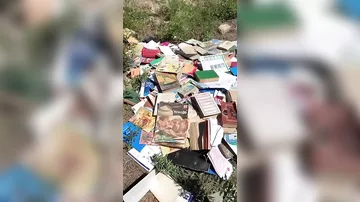 Tahir Əmiraslanov kitablarını və arxivini yandırdı