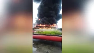 Крупный пожар на нефтехранилище на Кубе