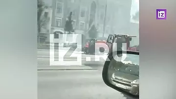 Автомобиль загорелся на дороге в центре Москвы