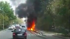 Экскаватор загорелся и взорвался в Екатеринбурге