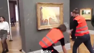 Məşhur rəsm əsərinə kartof püresi atdılar