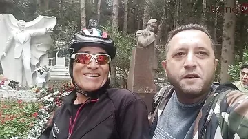 Преодолев 14 тыс. км на велосипеде,  из Ташкента в Баку приехал известный певец  Хурсанд Шеров