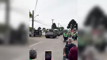 Военная техника заходит в города Бразилии