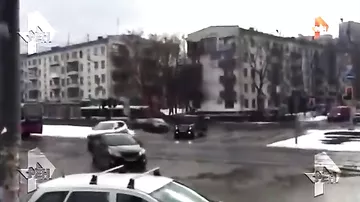 Москвичей удивил БТР, проехавшийся по улице на востоке столицы