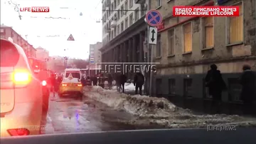 В центре Москвы на женщину обрушился фрагмент балкона