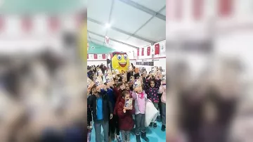 Şakrak qəhrəmanı Tuzla Kitab Sərgisində uşaqlarla görüşüb-2