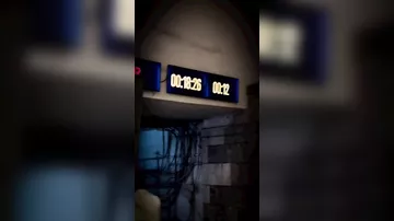 Azərbaycanda tanınmış şəxs metroda uzandı