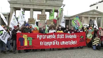 "Тракторный марш" в Берлине