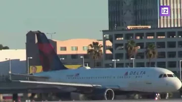 В аэропорту Лос-Анджелеса у лайнера отказал двигатель