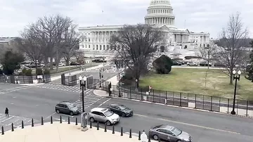 Вокруг Капитолия в Вашингтоне возвели забор