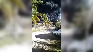 Мощный взрыв на складе сырой нефти в Мексике!